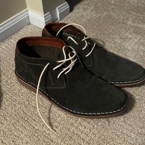 Kenneth Cole dress shoes. Grey suede